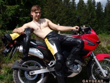 Attila, 21 > MotorCycleTouring